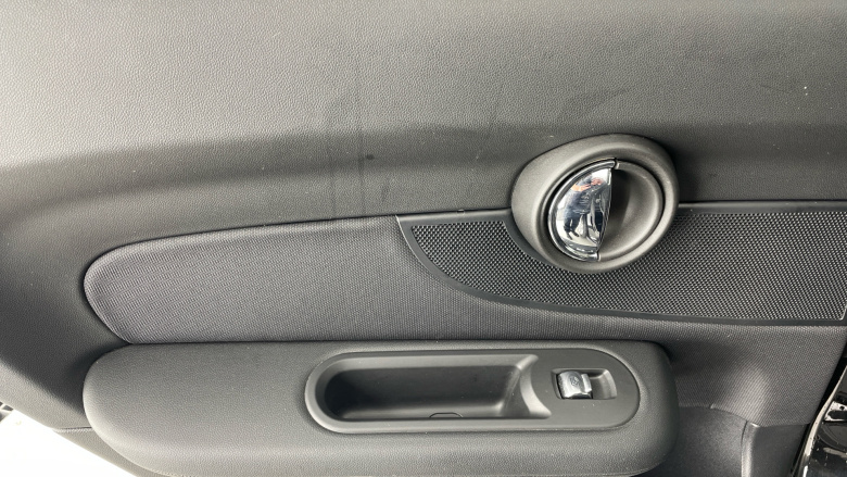 MINI Clubman 1.5 Cooper Classic 6dr Petrol Estate